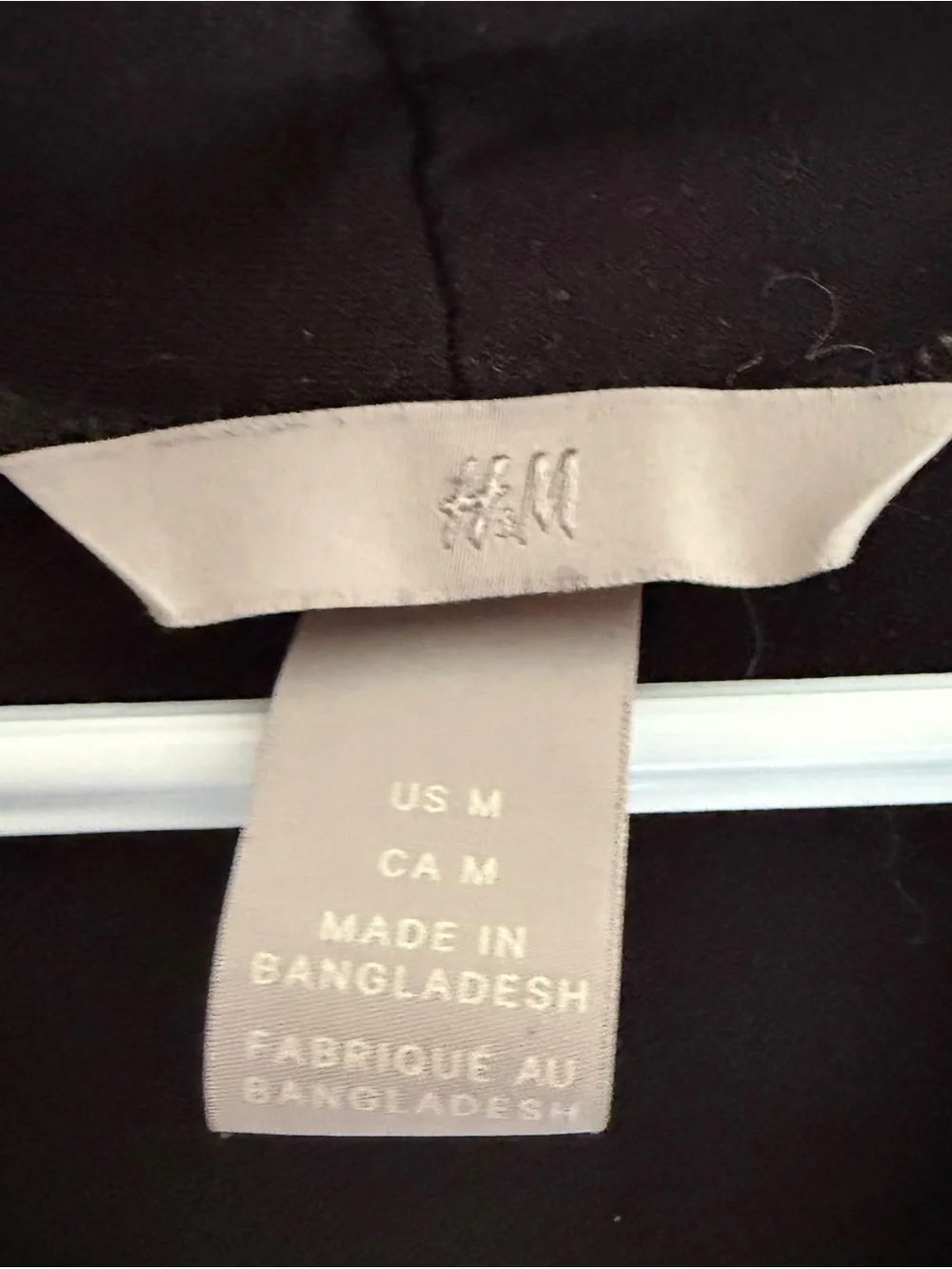 H&M Black V-Neck Short Sleeve Top - Picture 2 of 2